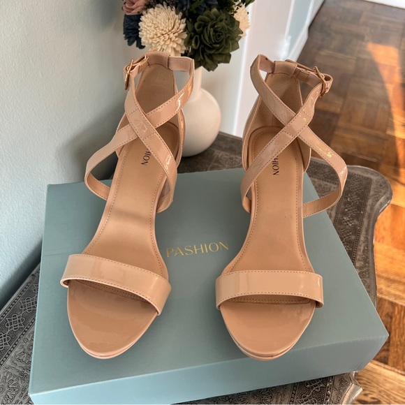 Pashion Footwear Shoes Nwt Pashion The Sandal Sand Patent Block 3